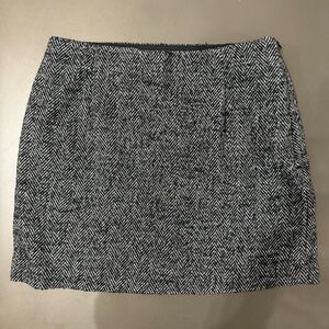 H&M Classic Black and White Mini Skirt - Size 8